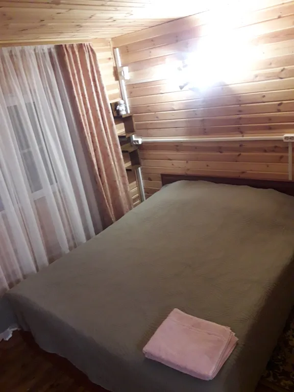 Уютный дом у озера