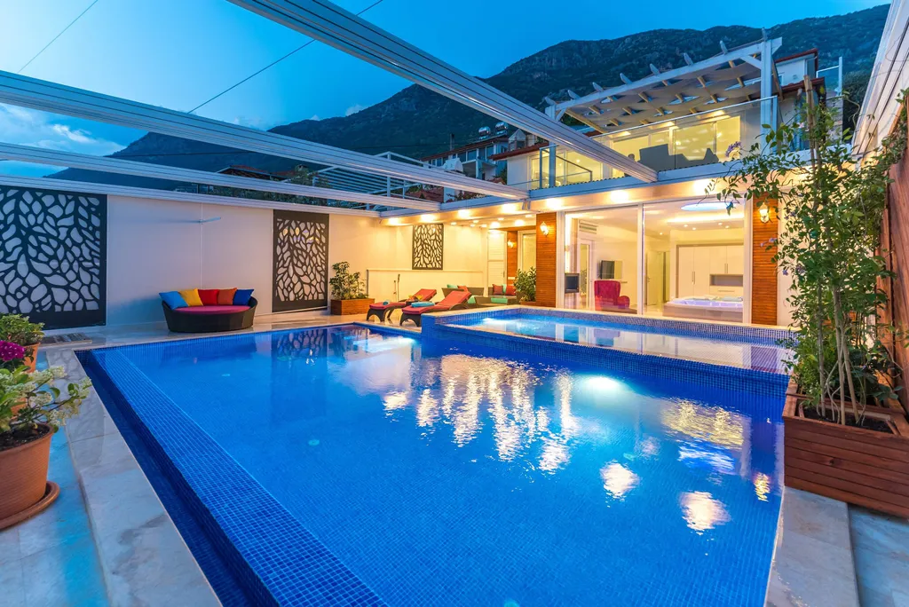 Вилла 466 с крытым бассейном с подогревом