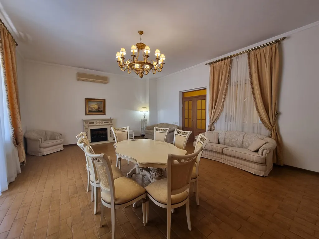 Вилла с открытым бассейном и видом на море