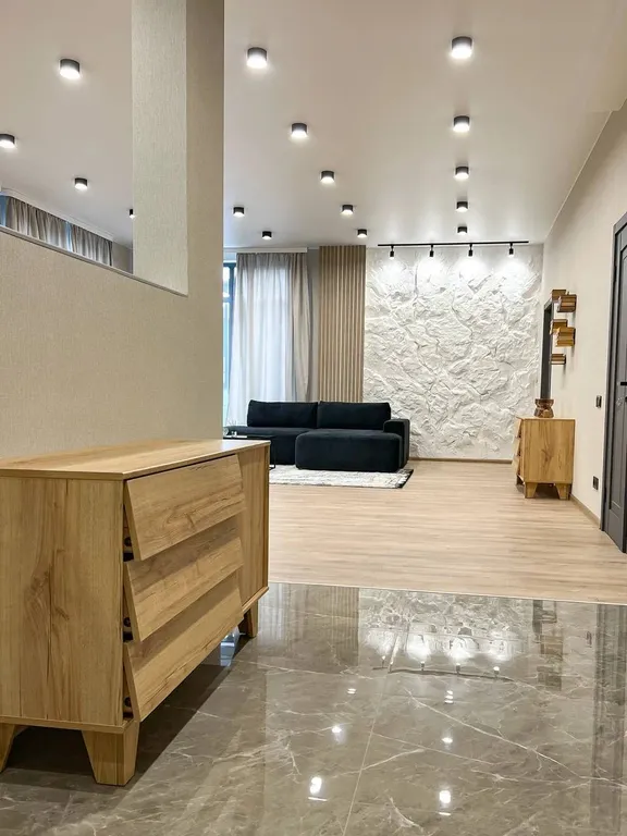 Новый коттедж в хорошей локации Адлера с бассейном, 4 спальнями с с/у