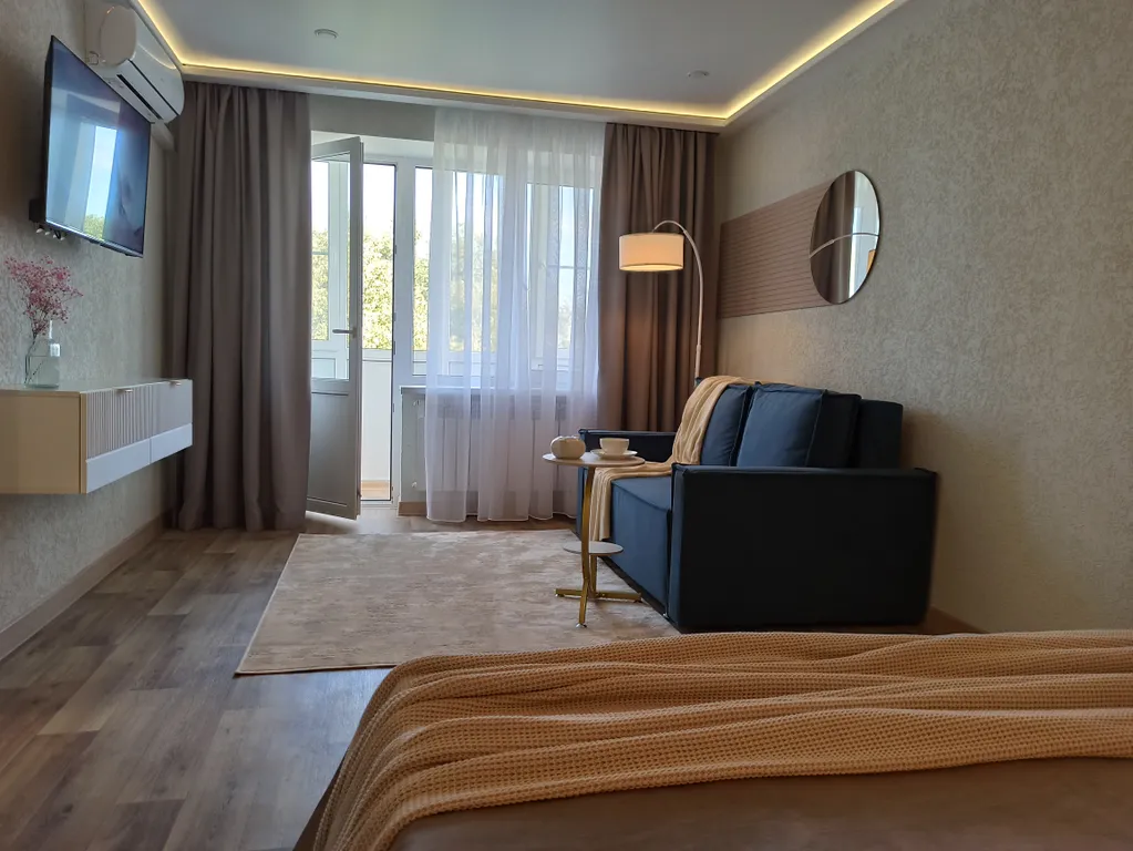 У аэропорта