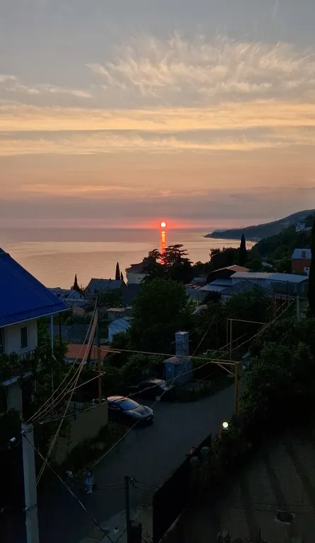 Две комнаты в доме с видом на море