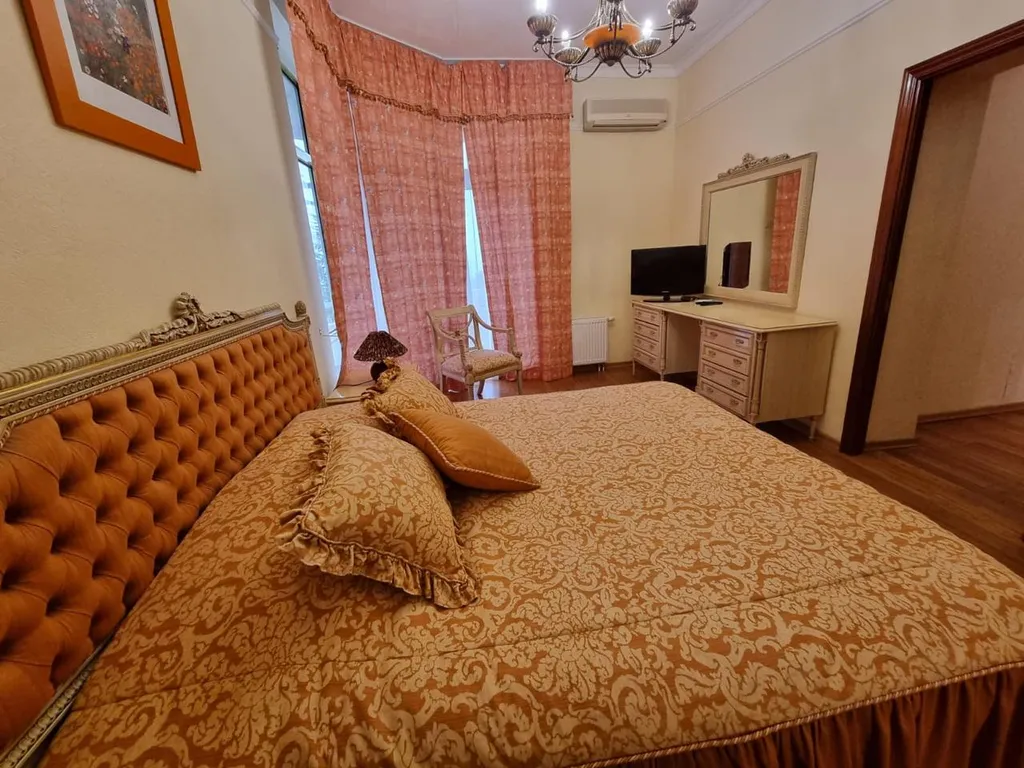 Вилла с бассейном и видом на море