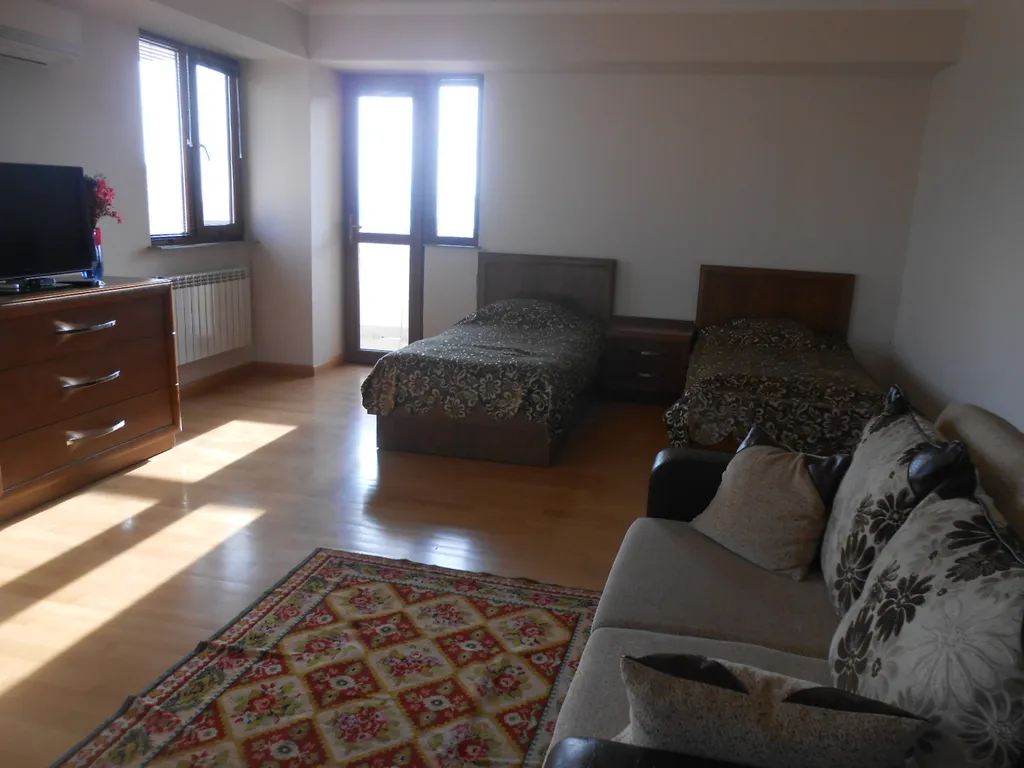 1-комнатная Квартира — аренда посуточно в Ереван