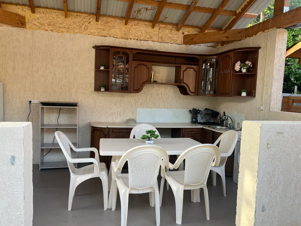 Коттедж Коттедж в центре города — Сухум