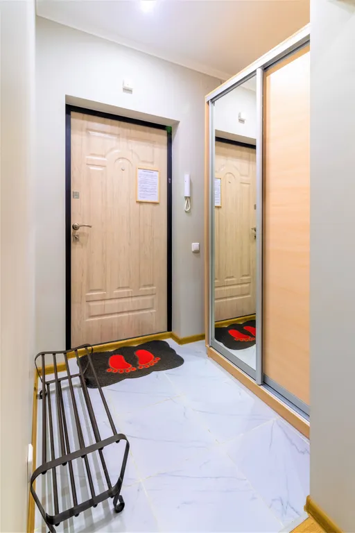 Чистая квартира в микрорайоне Красная горка в 4 километрах от центральной площади