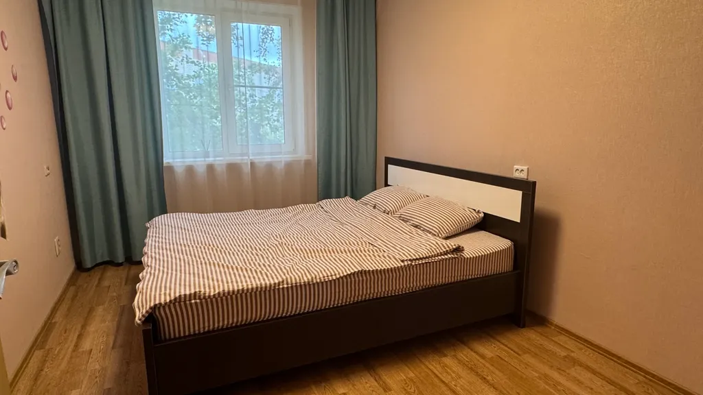 Квартира Теплая двухкомнатная в центре Миасс до 6 человек — аренда посуточно в Миасс