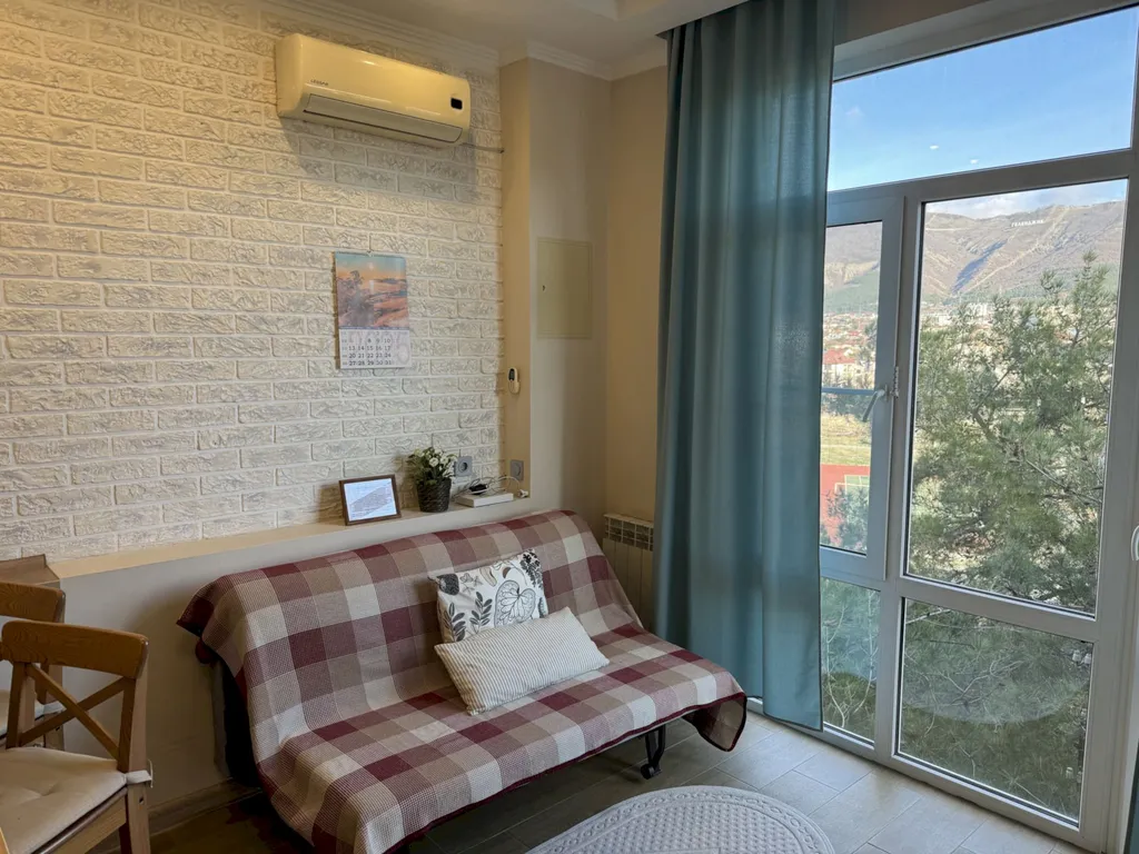 Квартира 1-комнатная квартира, 12 минут до центрального пляжа, балкон вид на горы — Геленджик