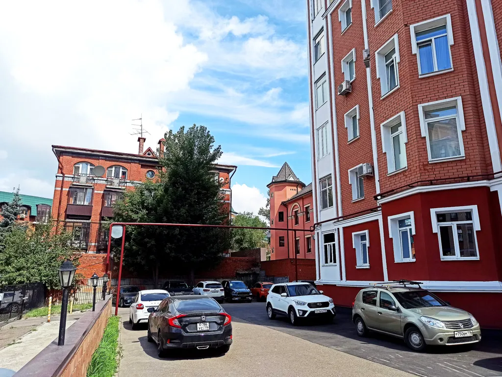 Самый центр Казани с видом на город и Волгу