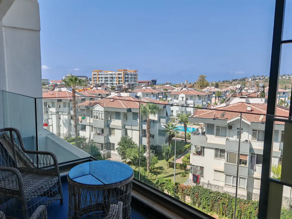 Квартира в Azura World c видом на бассейн и аквапарком