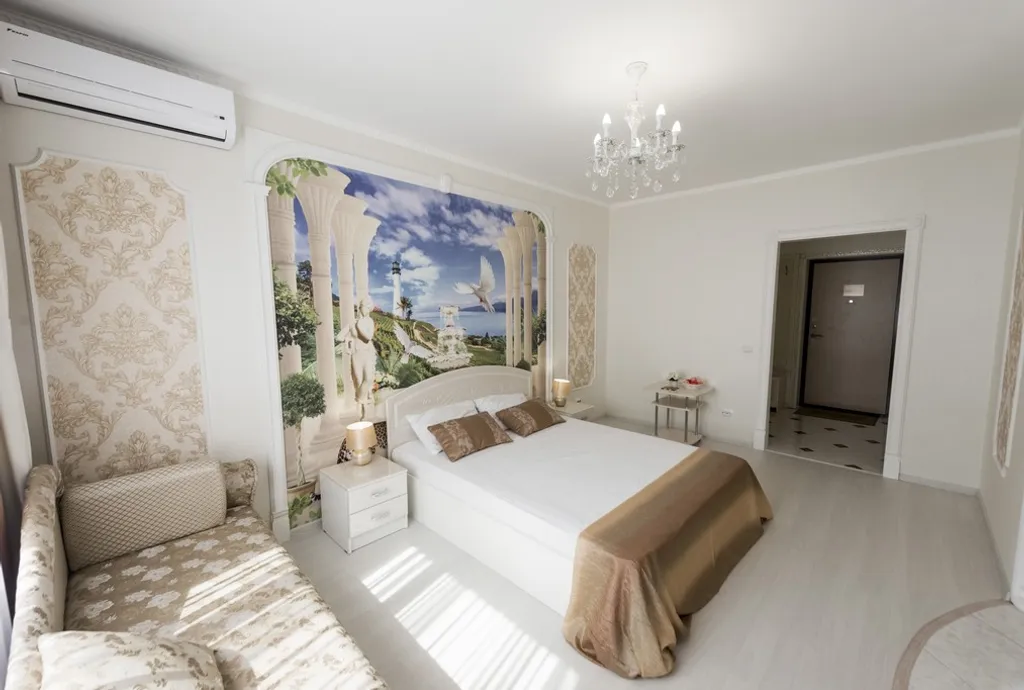 Студия в центре (рядом Суворовское училище и Хилтон)