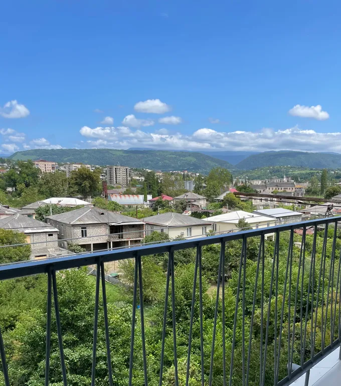 Просторная квартира с видом на горы