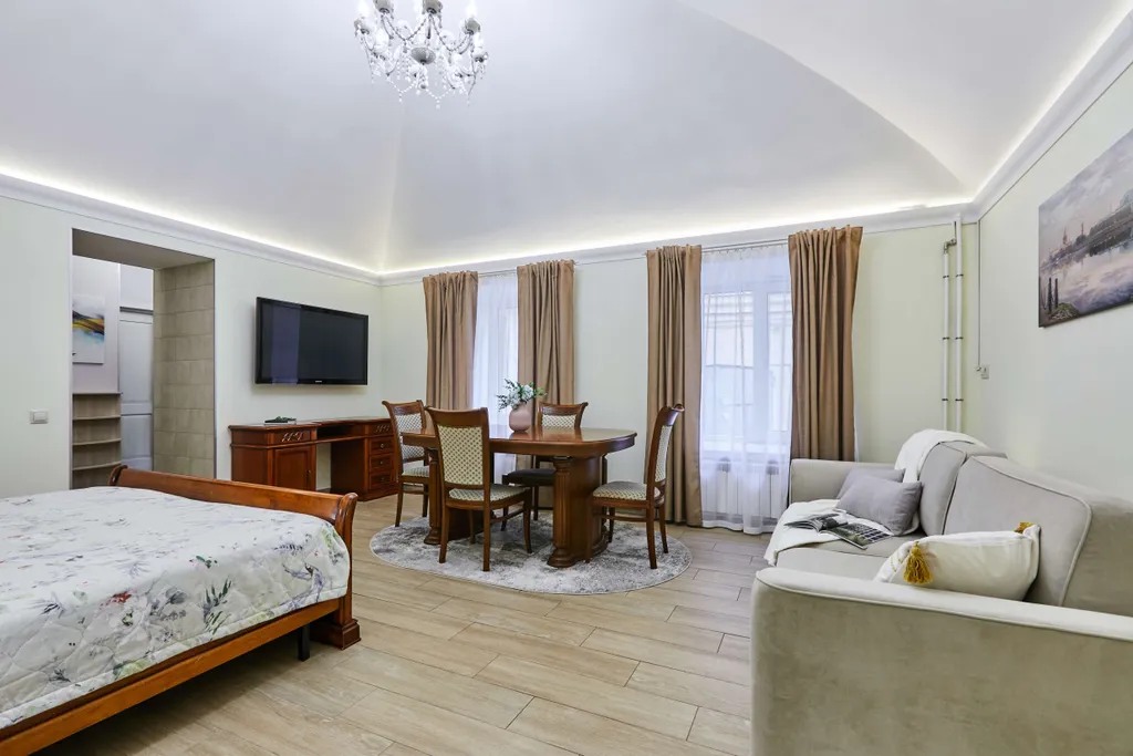 Однушка у медного всадника и набережной