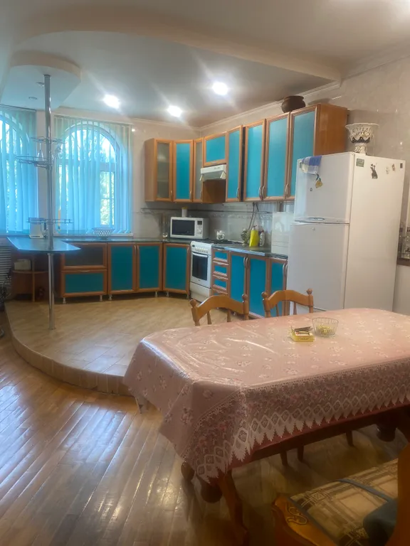 Отдельный большой дом в курортной зоне, с беседкой и мангалом.