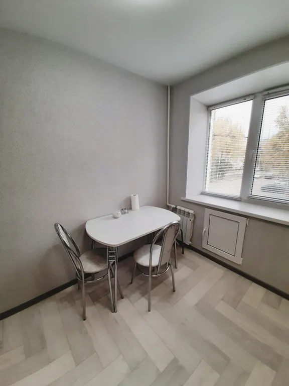 Квартира рядом с Ледовым комплексом Кристалл, бассейном Нефтяник