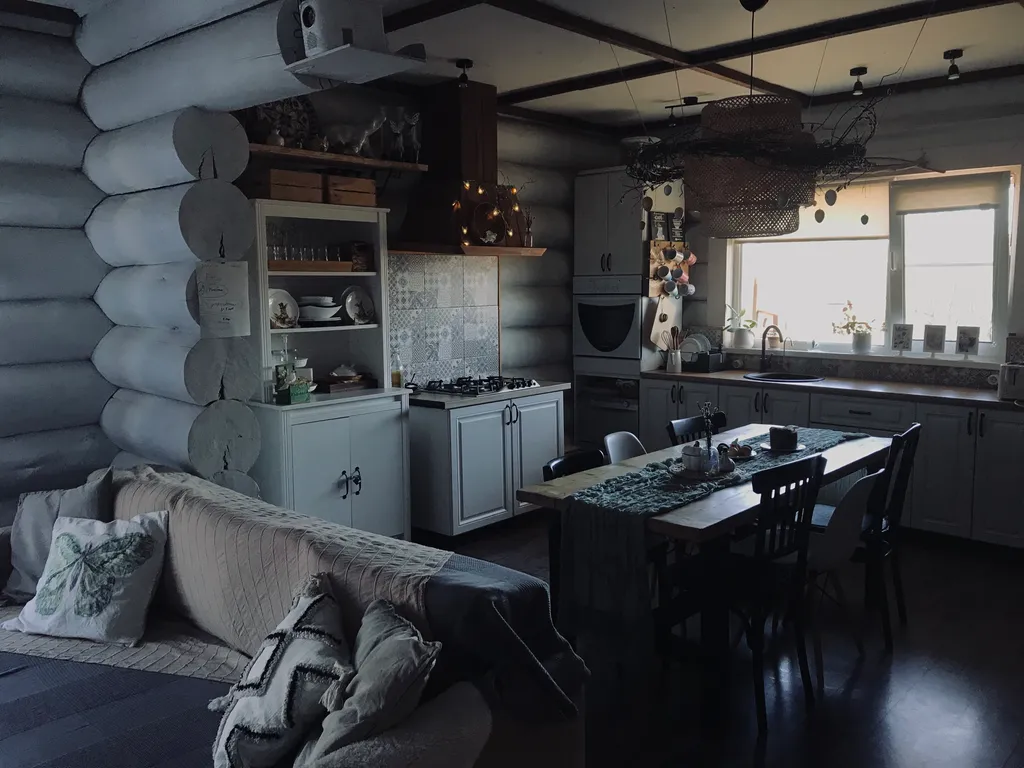 Уютный семейный дом у озера