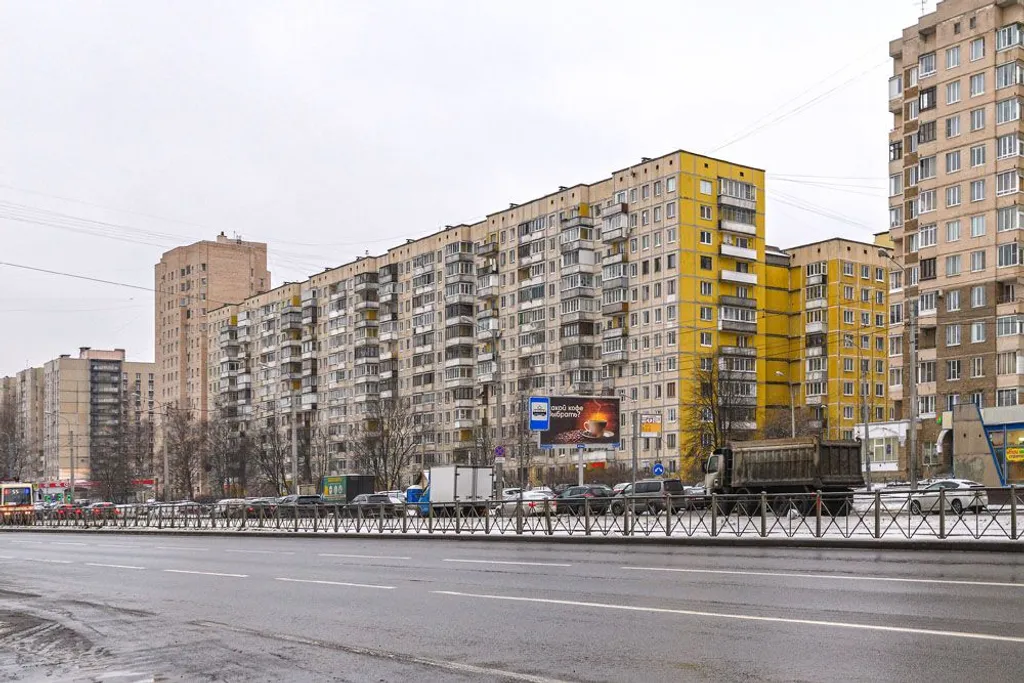 Квартира рядом с метро кафе и магазинами
