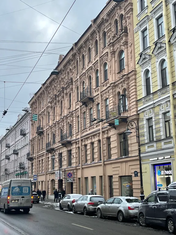 Новая двухуровневая студия в центре