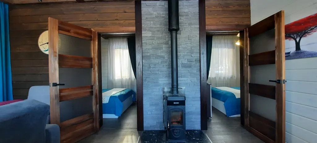 Домик на берегу Байкала