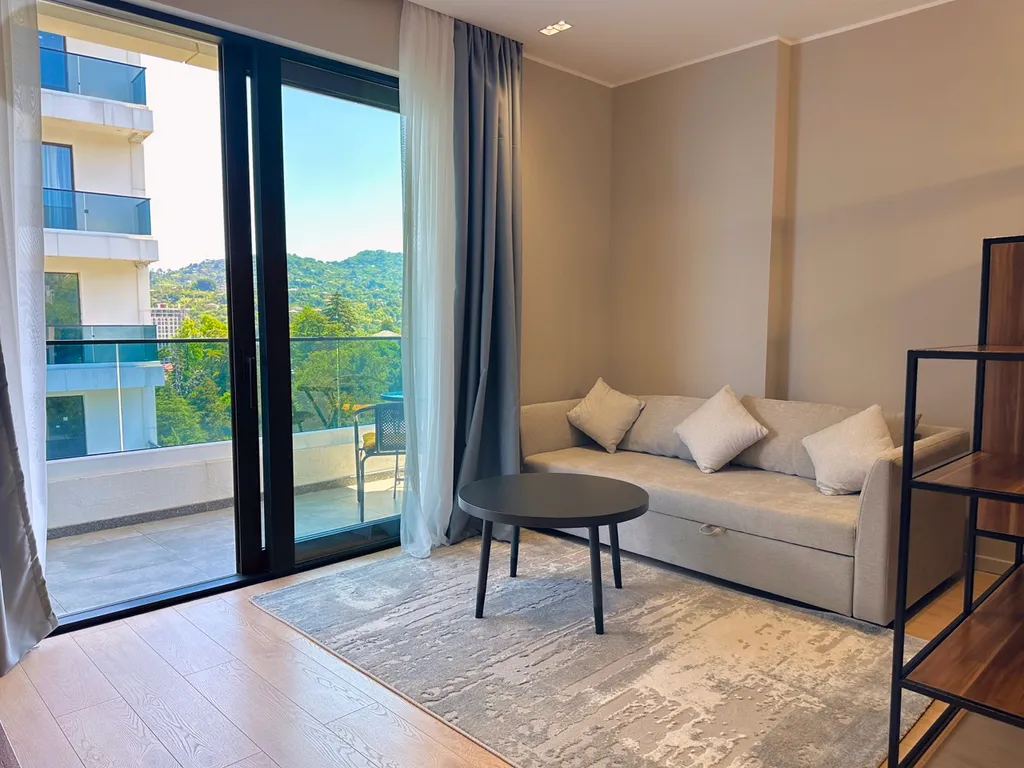 Просторный апартамент с видом на горы и море Crowne Plaza