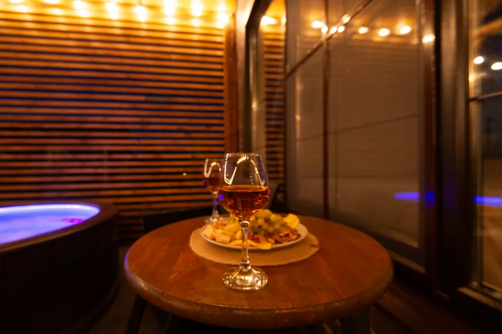 Дом с горячей купелью фурако на берегу реки