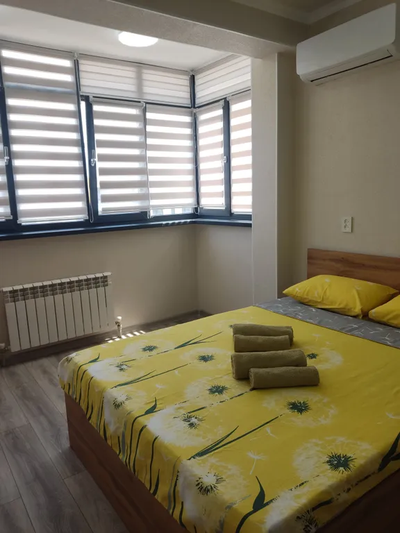 Светлая студия-1, расположенная вблизи аэропорта и ЖД вокзала