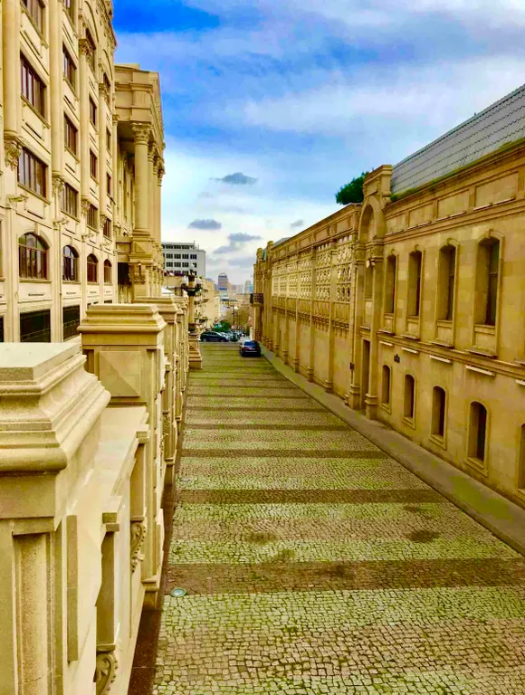 Panoramic Apartments в центре Баку Вид на Flame Towers F1 Track