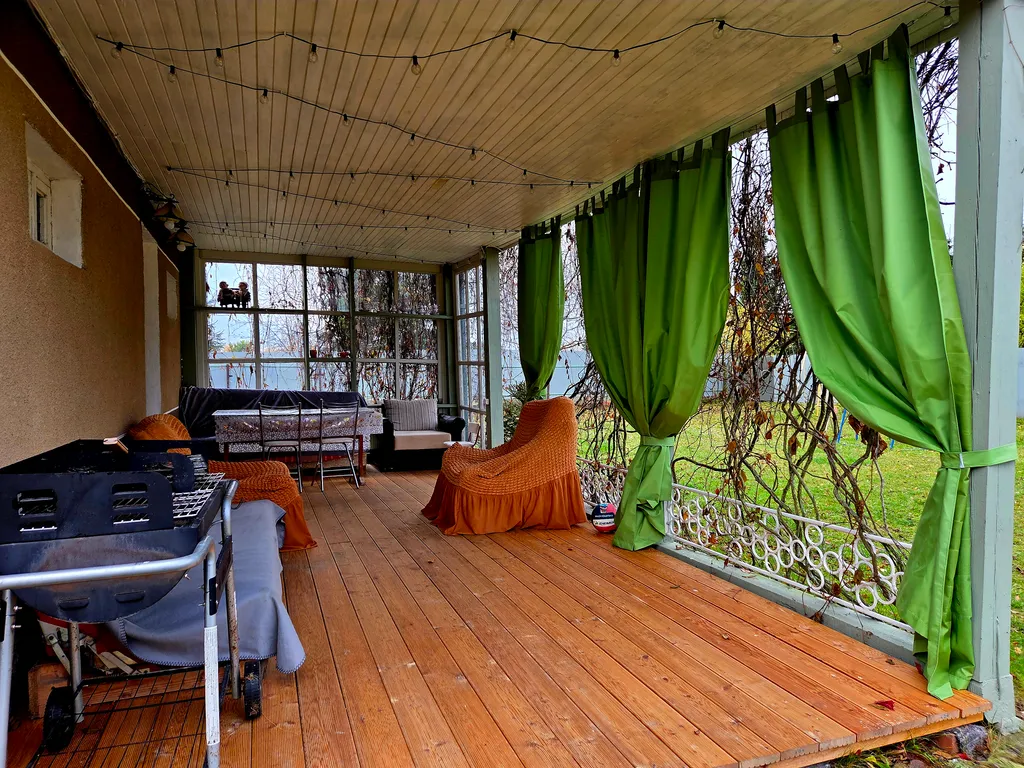 Коттедж Загородный дом с верандой в 6 минутах от залива — Лебяжье