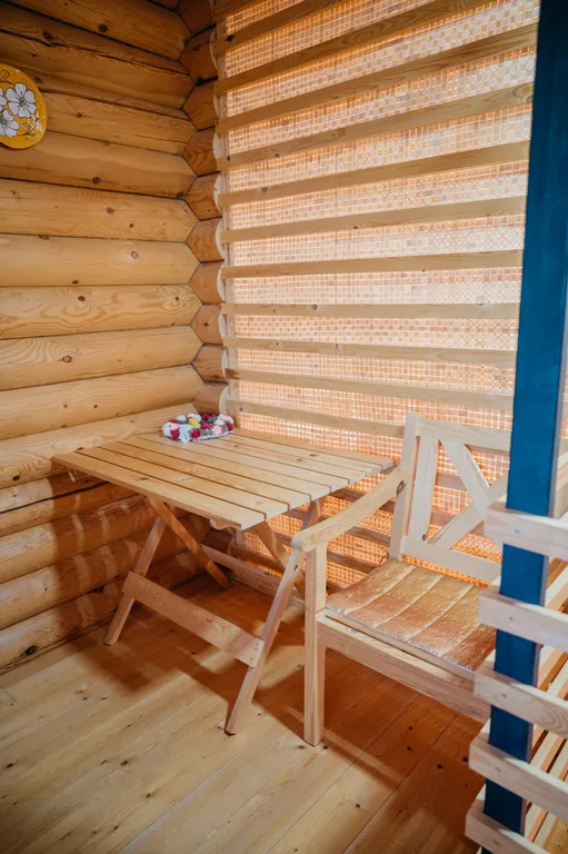 Семейный номер гостевого центра на берегу пруда (прокат снегохода)