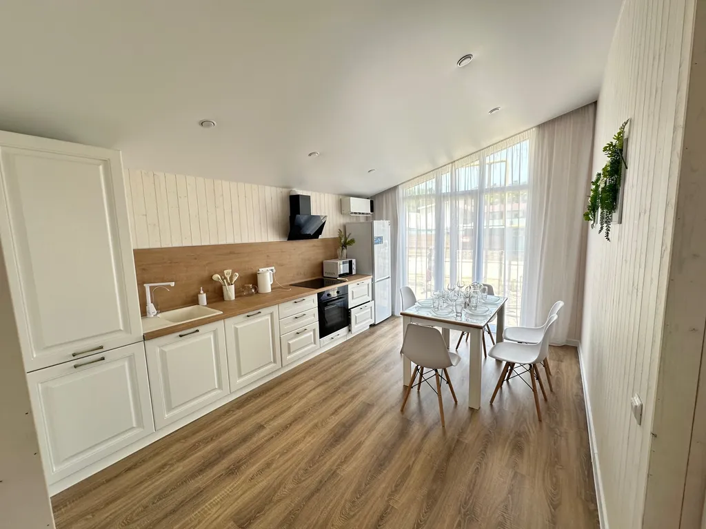 Коттедж без соседей со своим подогреваемым бассейном