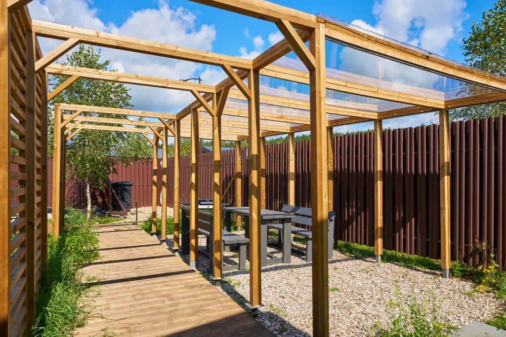 Домик у реки с камином, сауной и чаном