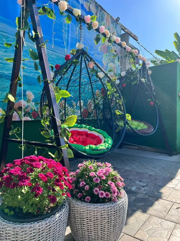 В царстве роз