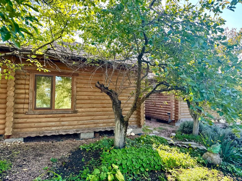 Коттедж Уютный индивидуальный домик в пригороде — Доброе