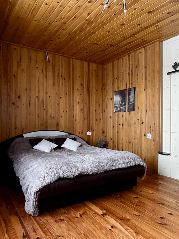 Большой коттедж с камином Гнездо