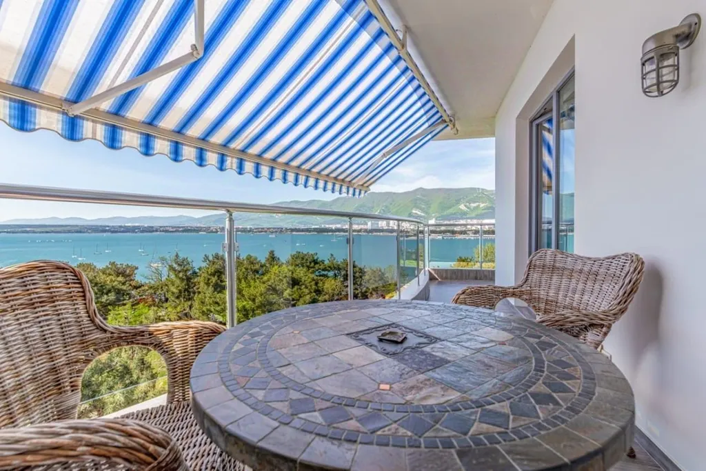 2-комнатная квартира с террасой и красивым видом — аренда посуточно в Геленджик