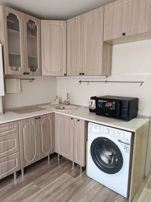 Уютная квартира в живописном месте рядом с аэропортом.