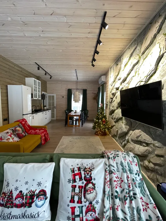 Отдых в доме в лесу с чаном и бассейном