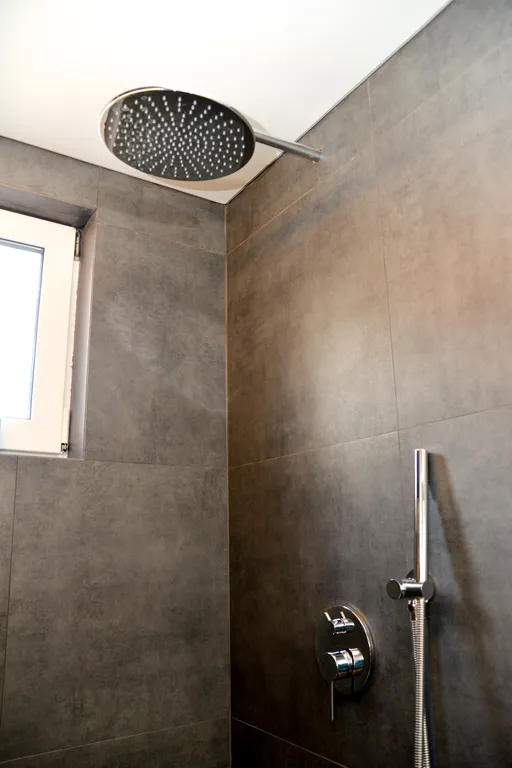 Уютный барн в дубах