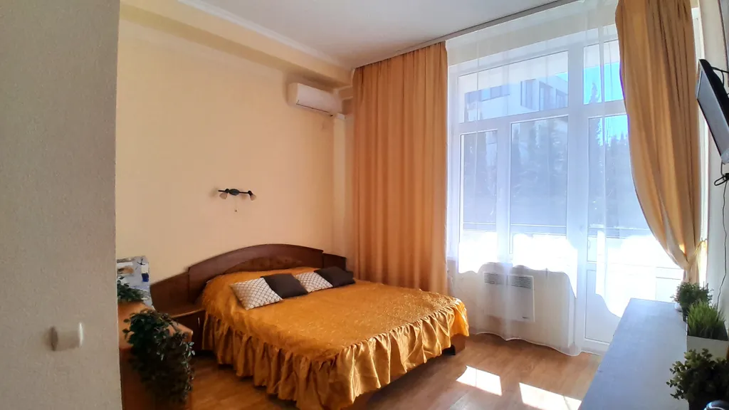 Квартира Квартира Студия с большим балконом на 2-м этаже — Севастополь