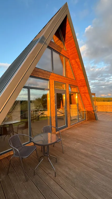 Уютный дом с видом на реку