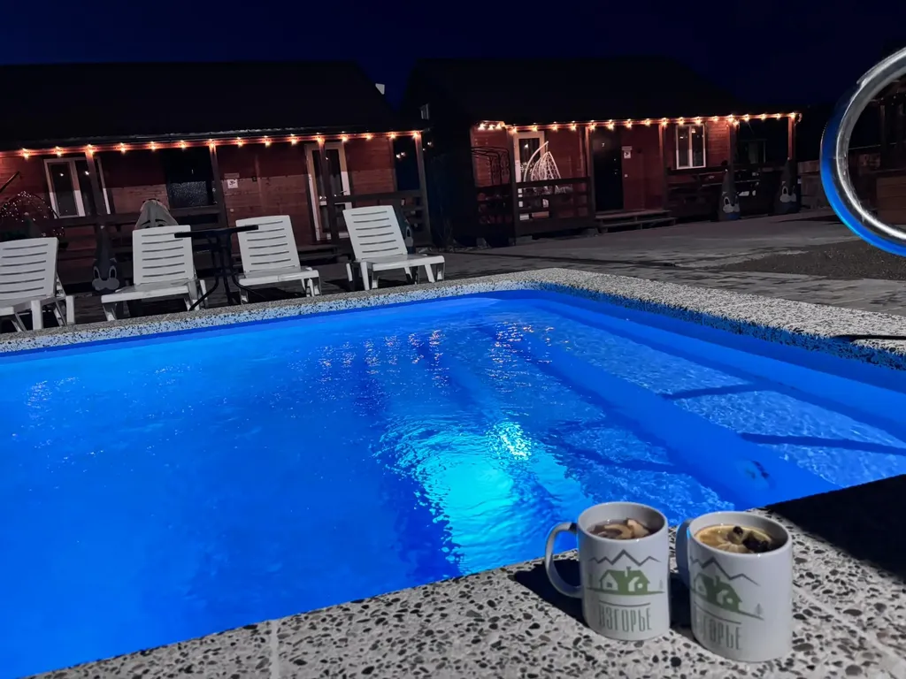 Дом с теплым бассейном