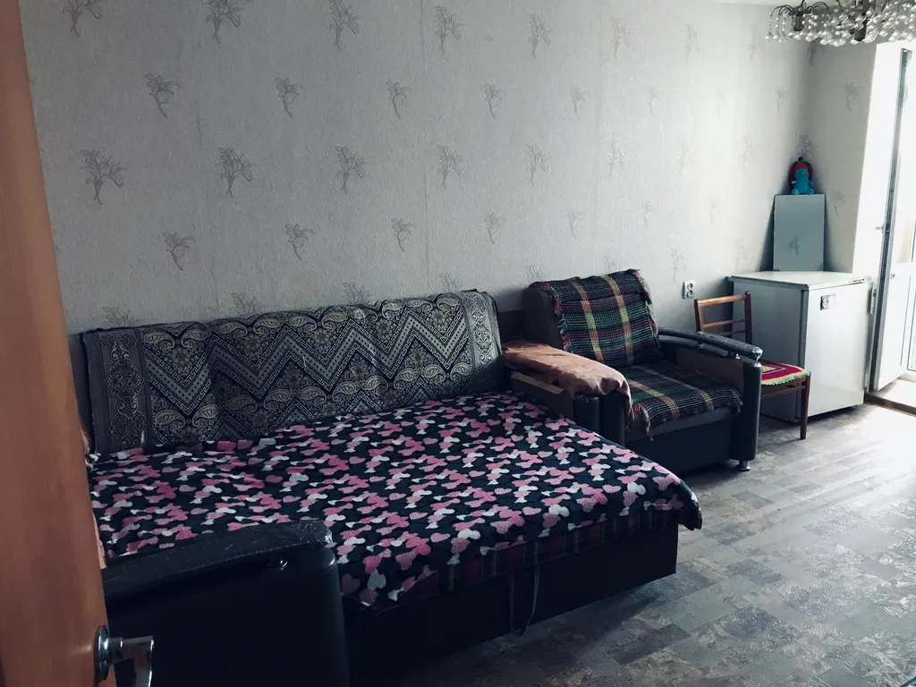 Комната как комната, вблизи вокзалы-парки-магазины