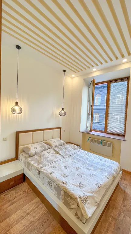 Новая квартира у площади