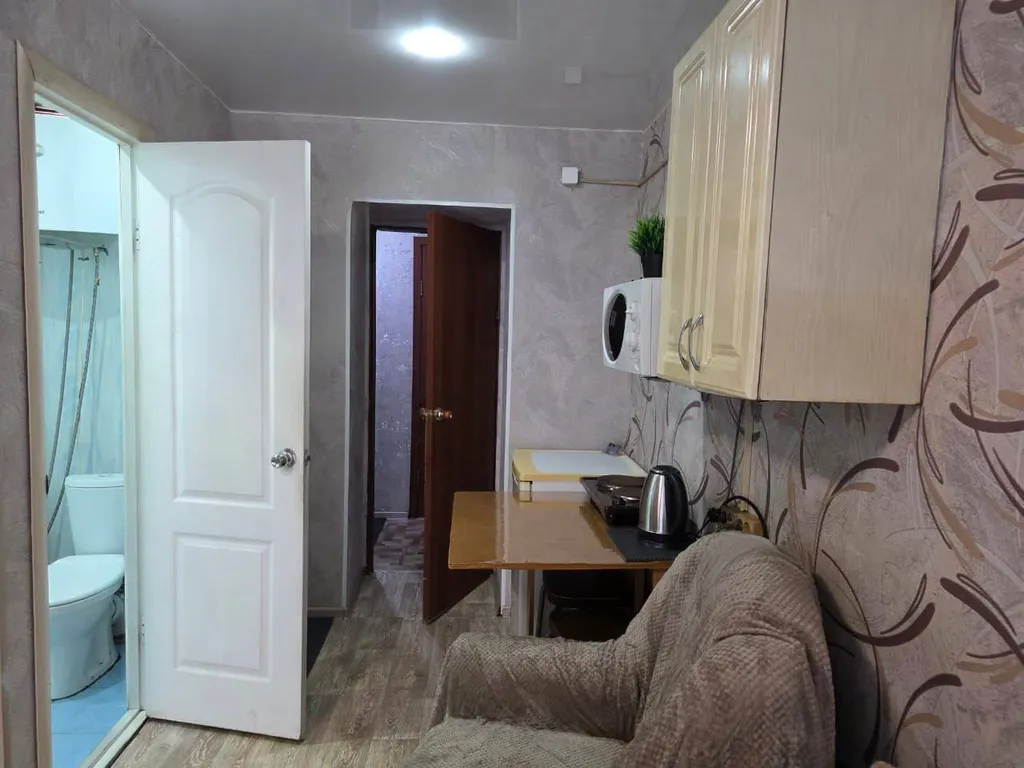 Комната-студия с балконом