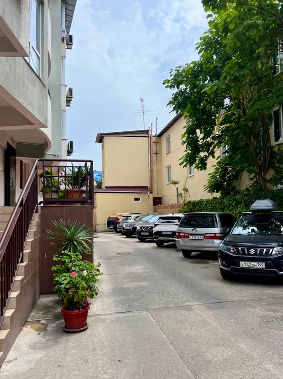 Квартира с видом на море и горы в центре Адлера