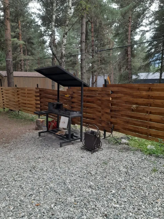 Коттедж с отдельной территорией