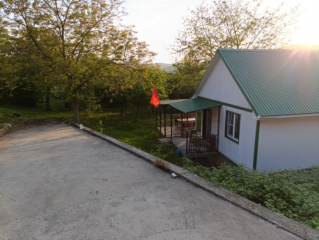 Отдельный дом в уютном месте с видом на горы