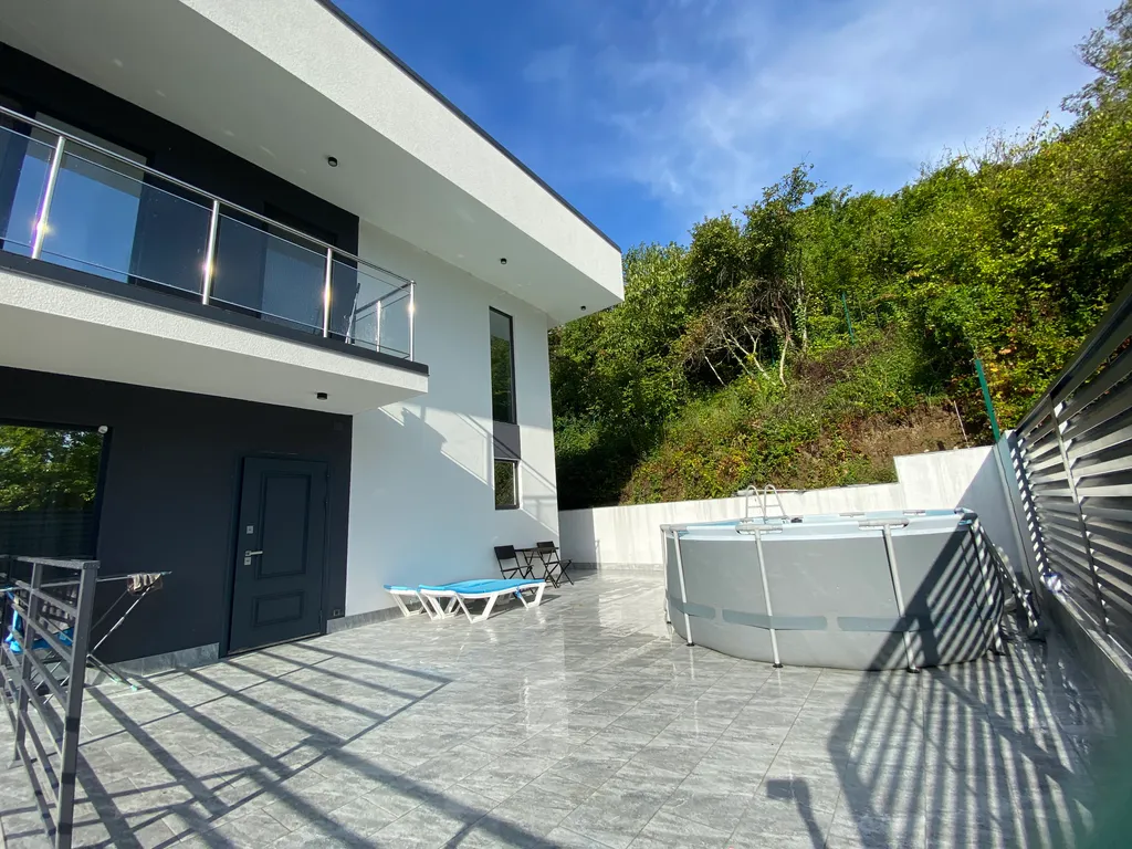 6-комнатный Дом