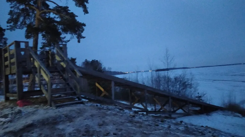 Двухуровневая квартира между двух озер