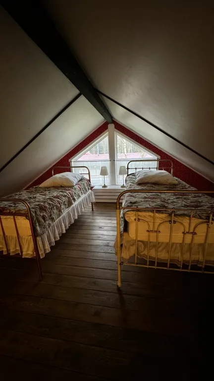 Изба Жигмонд - Архаичная Изба XIX века